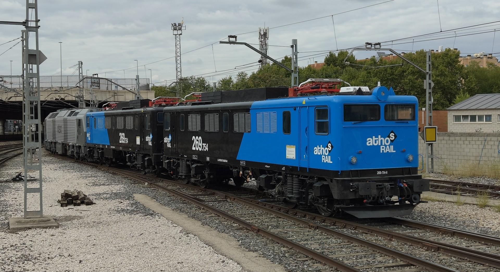 Locomotoras en tándem en los talleres de Villaverde